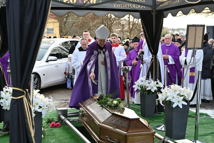 Pogrzeb straszyńskiego proboszcza