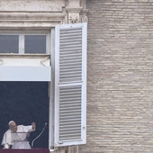 Franciszek w oknie Pałacu Apostolskiego