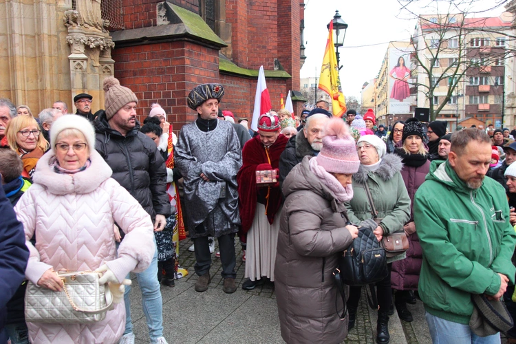 Książę i Królowie wspólnie w orszaku