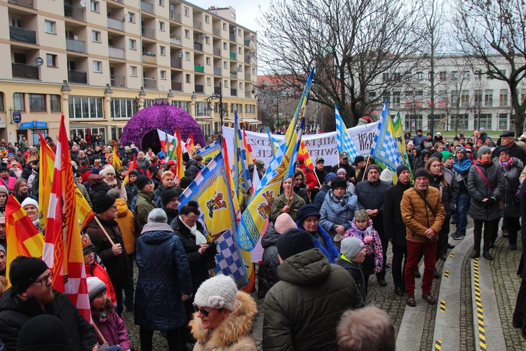 Książę i Królowie wspólnie w orszaku