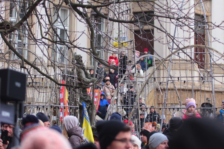 Książę i Królowie wspólnie w orszaku