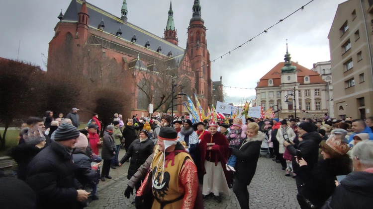 Książę i Królowie wspólnie w orszaku