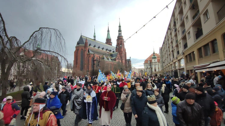 Książę i Królowie wspólnie w orszaku