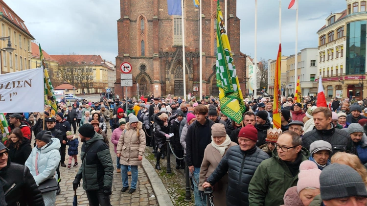 Książę i Królowie wspólnie w orszaku