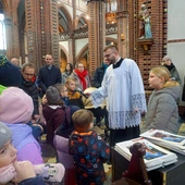 Kolędowanie przy złóbku 