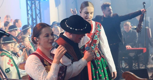 Cudny koncert kolędowy Małej Armii Janosika w Tarnowie Opolskim