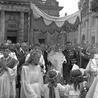 Salami z religii. Jak zapisała się w historii walka rządzących ze szkolną katechezą 