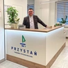 Ks. Kazimierz Musioł zaprasza do korzystania z oferty Przystani w obu lokalizacjach poradni: w Katowicach (na zdjęciu) i w Rybniku. 