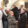 Spojrzenia głęboko w oczy, łzy wzruszenia, uśmiechy – odnawianiu przysięgi często towarzyszyły emocje sprzed lat.