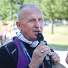 	Bp Marek Solarczyk na pielgrzymim szlaku.