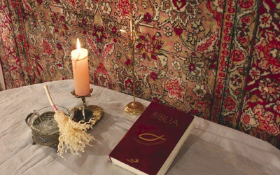 Przyjęcie kapłana w domu jest wyrazem wiary i przywiązania do Kościoła i parafii.