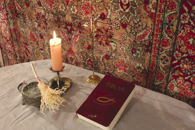 Przyjęcie kapłana w domu jest wyrazem wiary i przywiązania do Kościoła i parafii.