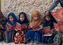 Afganistan: szkoły objazdowe wspierające prawo dziewcząt do edukacji