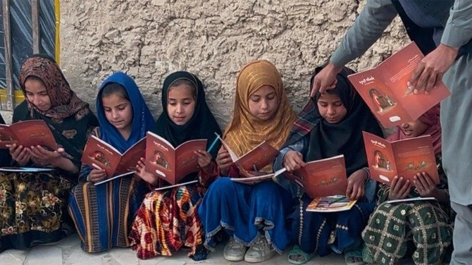 Afganistan: szkoły objazdowe wspierające prawo dziewcząt do edukacji