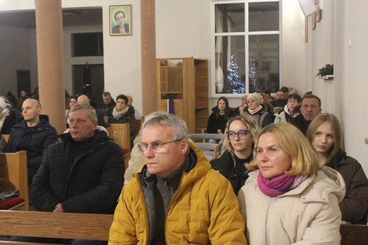 Ciechanów. Oazowe kolędowanie z biskupem