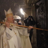Otwarcie drzwi kościoła akademickiego - bp Marek Szkudło