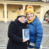 Cieszyńskie wolontariuszki Hospicjum im. Łukasza Ewangelisty, Aleksandra i Dorota, także wzięły udział w kweście.