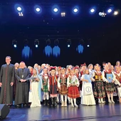 	Laureatami konkursu zostali soliści i zespoły, które zachwyciły wyjątkowymi interpretacjami bożonarodzeniowych utworów.