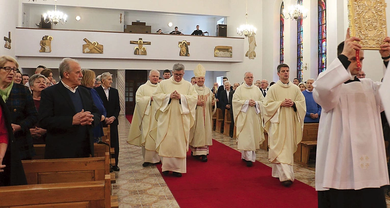 	Mszy św. przewodniczył bp Marek Solarczyk