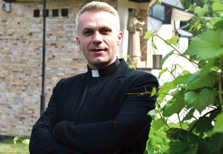 Ks. Piotr Bartoszek, dyrektor IFT, zachęca do odważnych decyzji.