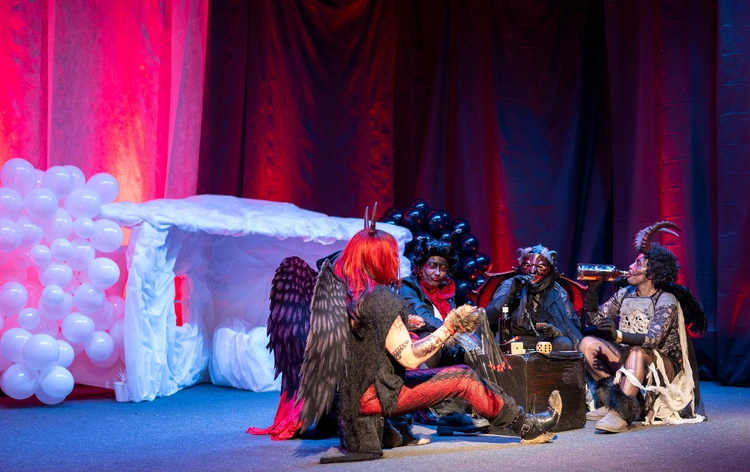 Wojnicz. Jasełka "Piekło - Niebo"