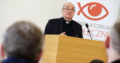 Odpowiedź Kościoła na panujący kryzys? Uznany profesor podaje trzy możliwe scenariusze