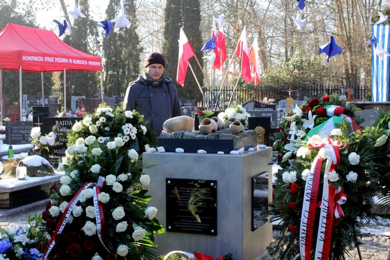 Odsłonięcie monumentu pamięci ofiar marszu śmierci