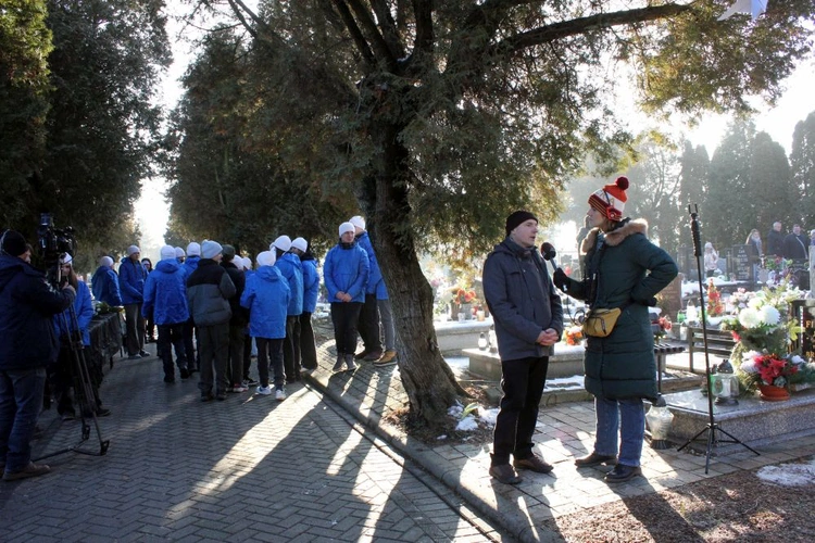 Odsłonięcie monumentu pamięci ofiar marszu śmierci