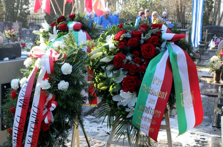 Odsłonięcie monumentu pamięci ofiar marszu śmierci