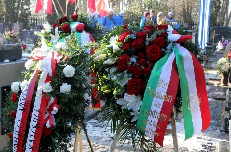 Odsłonięcie monumentu pamięci ofiar marszu śmierci