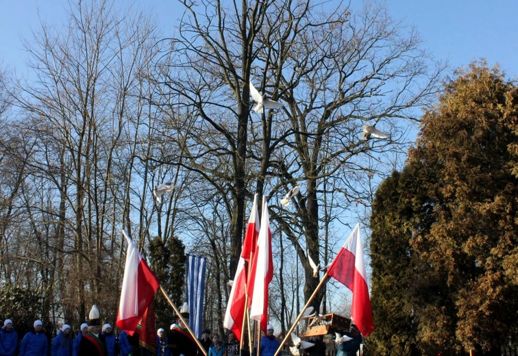 Odsłonięcie monumentu pamięci ofiar marszu śmierci