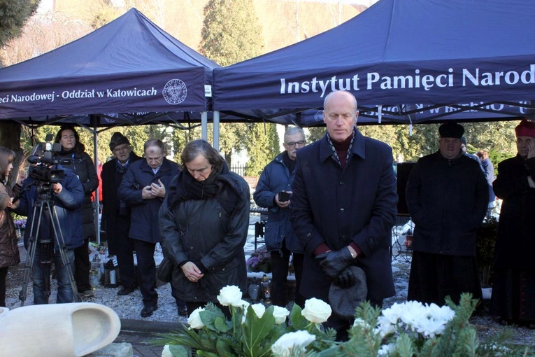 Odsłonięcie monumentu pamięci ofiar marszu śmierci