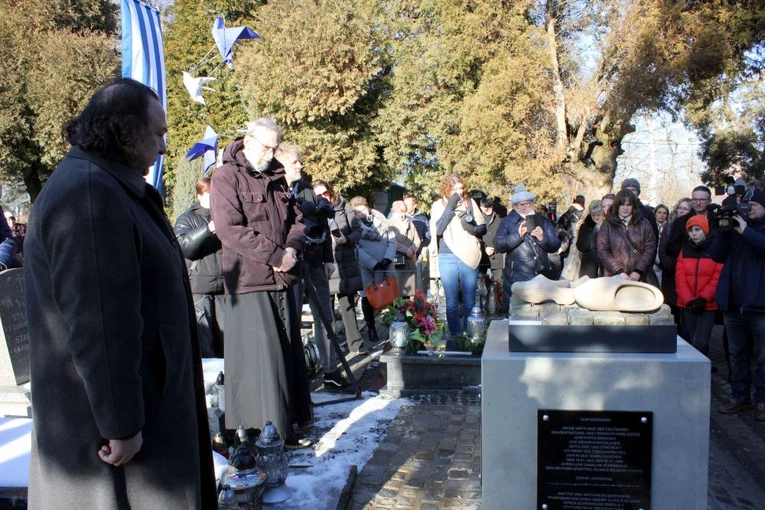 Odsłonięcie monumentu pamięci ofiar marszu śmierci