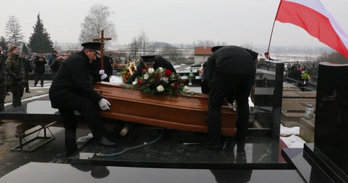 Pogrzeb kpt. Wacława Szaconia "Czarnego"