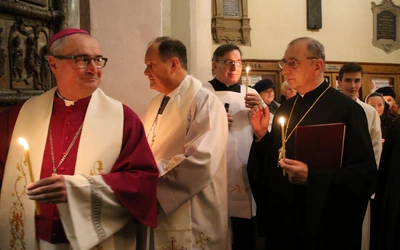 Ekumeniczne "Wierzę" przed Drzwiami Płockimi