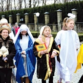 	Młodzi pomocnicy zachęcają swoim zapałem.