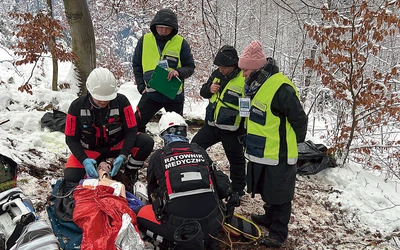 	Podczas zadania ratowania dzieci postrzelonych w lesie.