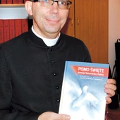 Kapłan jest inicjatorem powstania Akademii Biblijnej w Sandomierzu.