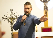 – Kiedy Bóg daje ci powołanie, to trzeba iść, zacząć działać – przekonywał Szymon Hotała.