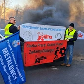 Bielsko-Biała. Pikieta przed siedzibą spółki Adler. Pracownicy boją się zwolnień