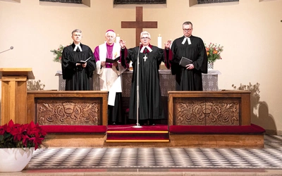 	Modlitwie przewodniczył bp Marian Niemiec,  który do 2024 r. był biskupem diecezji katowickiej  Kościoła Ewangelicko-Augsburskiego w Polsce.