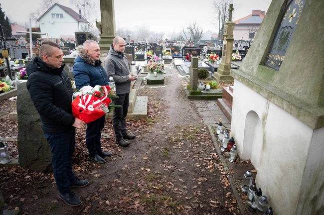 Hołd styczniowym powstańcom