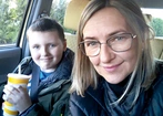 Zachwyca mnie  radością życia