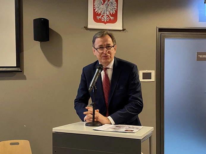 Sceny z życia więźniów niemieckich obozów koncentracyjnych
