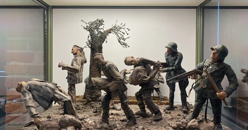 Sceny z życia więźniów niemieckich obozów koncentracyjnych