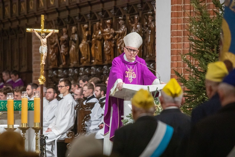 Bp Jarecki o śp. kard. Glempie: Każdy z nas wiele mu zawdzięcza