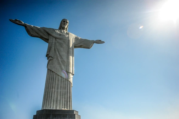 Symbolika religijna może pozostać w miejscach publicznych
