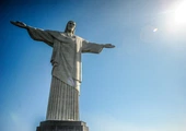 Symbolika religijna może pozostać w miejscach publicznych