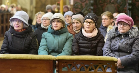 Maryja nas w tym prowadzi