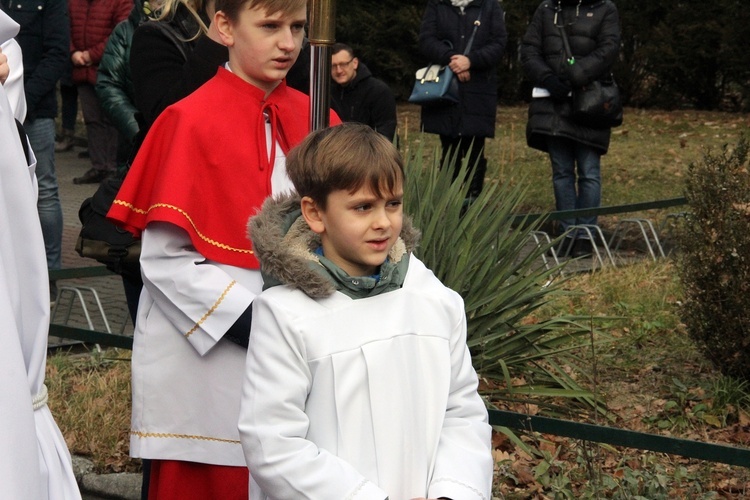 Otwarcie Roku Jubileuszowego i przejście przez bramę na wrocławskim Brochowie